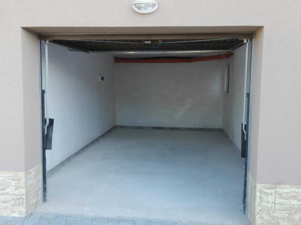 Дава се под наем Склад в Пловдив, Коматевски възел - 20 кв.м за 79.56 € - Снимка #1