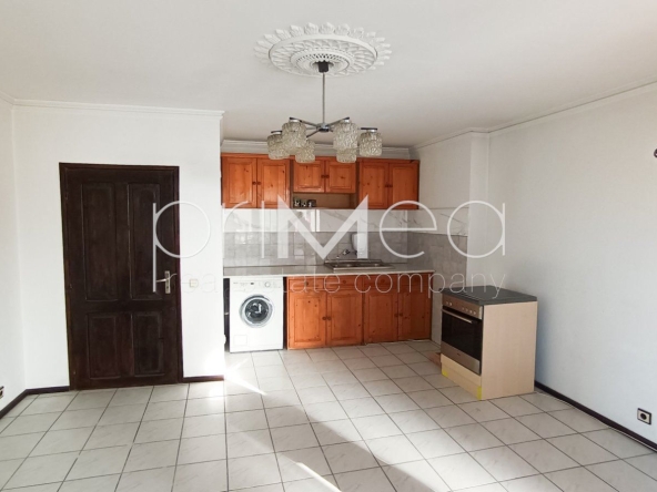 Дава се под наем Тристаен апартамент в Бургас, Възраждане - 75 кв.м за 408 € - Снимка #1