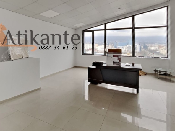 Дава се под наем Офис в София, Гоце Делчев - 411 кв.м за 4099.38 € - Снимка #1