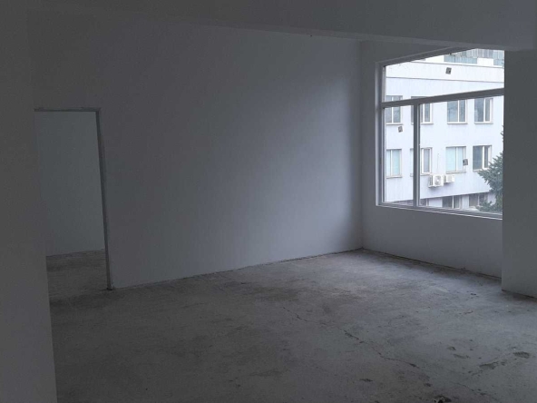 Дава се под наем Склад в Русе, Промишлена зона - Изток - 432 кв.м за 510 € - Снимка #1