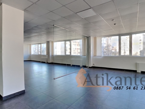 Дава се под наем Офис в София, Младост 4 - 174 кв.м за 1388.22 € - Снимка #1