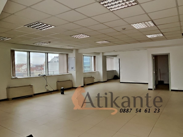 Дава се под наем Офис в София, Център - 175 кв.м за 2618.34 € - Снимка #1