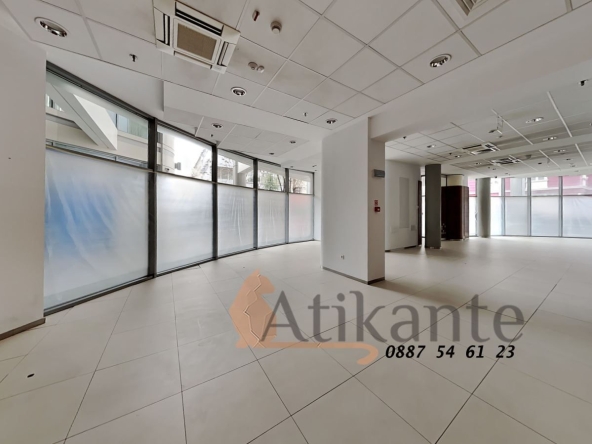 Дава се под наем Офис в София, Център - 325 кв.м за 5510.55 € - Снимка #1