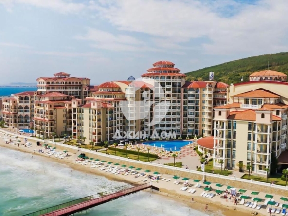 Двустаен апартамент в к.к. Елените - 64 кв.м за 860 €/кв.м - Снимка #1