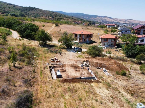 Къща в с. Марково, Област Пловдив - 219 кв.м за 1507 €/кв.м - Снимка #1