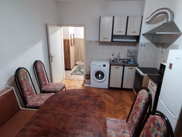 Дава се под наем Двустаен апартамент в Пловдив, Младежки Хълм - 49 кв.м за 350 € - Снимка #1