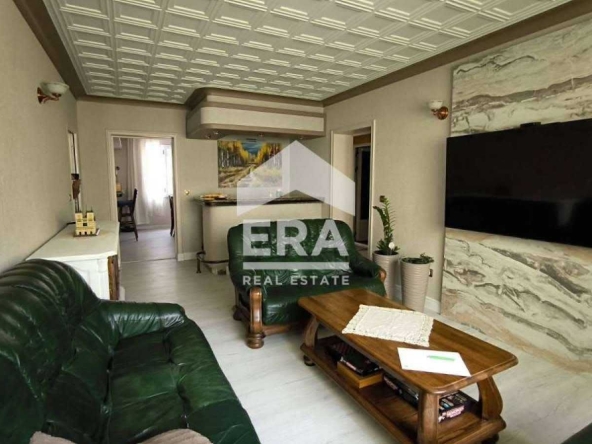 Тристаен апартамент в Хасково, Център - 103 кв.м за 1204 €/кв.м - Снимка #1