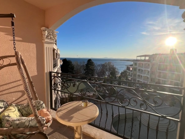 Тристаен апартамент в Несебър - 114 кв.м за 2325 €/кв.м - Снимка #1