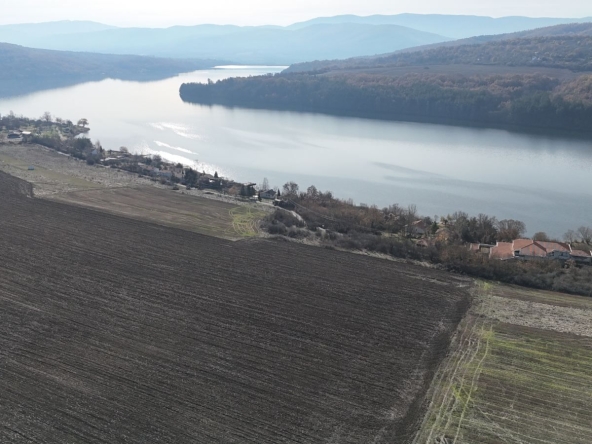 Парцел в с. Ковачевци, Област Перник - 18683 кв.м за 28 €/кв.м - Снимка #1