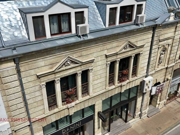 Офис в Русе, Център - 1365 кв.м за 1233 €/кв.м - Снимка #1