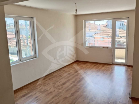 Двустаен апартамент в Айтос - 75 кв.м за 2200 €/кв.м - Снимка #1