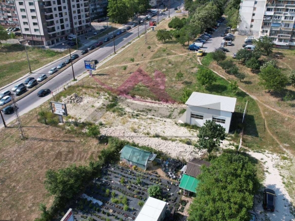 Дава се под наем Парцел в Варна, Възраждане 2 - 1098 кв.м за 1000 € - Снимка #1