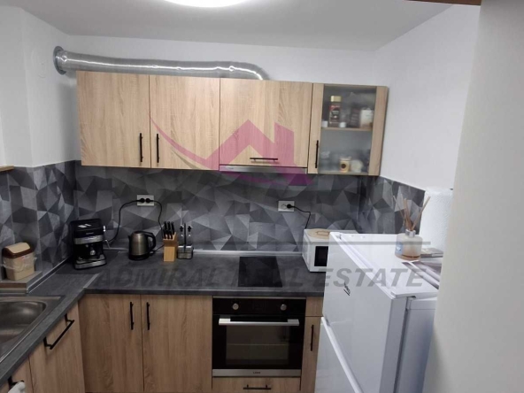 Дава се под наем Тристаен апартамент в Варна, Център - 77 кв.м за 950 € - Снимка #1