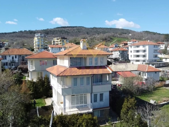 Къща в Обзор - 277 кв.м за 968 €/кв.м - Снимка #1