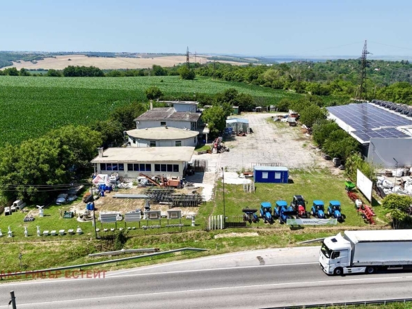 Промишлена сграда в Русе, Долапите - 690 кв.м за 1314 €/кв.м - Снимка #1