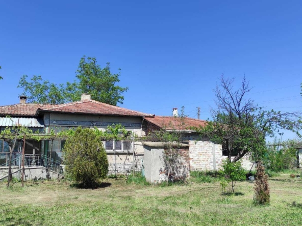 Къща в с. Средец, Област Стара Загора - 160 кв.м за 300 €/кв.м - Снимка #1