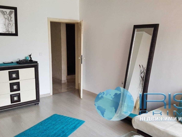 Многостаен апартамент в Шумен, 5-ти полк - 130 кв.м за 1158 €/кв.м - Снимка #1