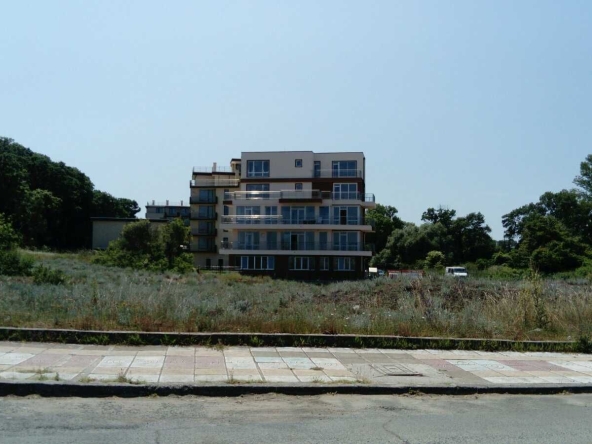 Двустаен апартамент в Бургас, Център - 115 кв.м за 1557 €/кв.м - Снимка #1