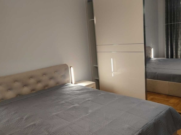 Дава се под наем Двустаен апартамент в София, Център - 60 кв.м за 950 € - Снимка #1