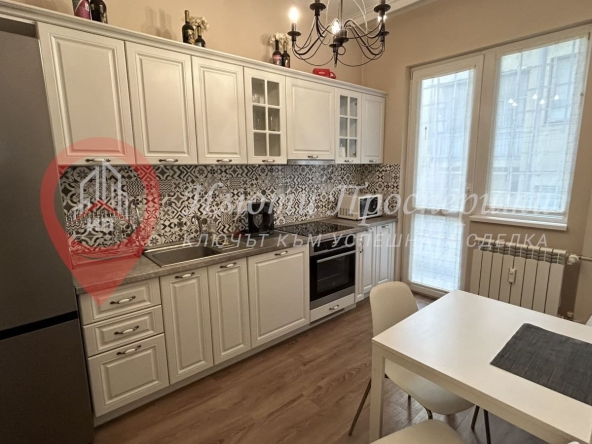 Дава се под наем Тристаен апартамент в София, Център - 112 кв.м за 1100 € - Снимка #1