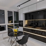 Дава се под наем Тристаен апартамент в София, Център - 90 кв.м за 61.2 € - Снимка #1