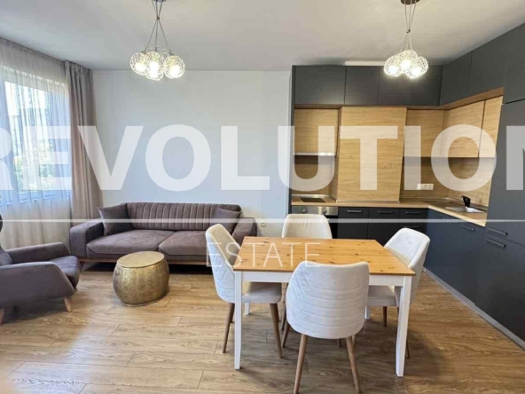 Дава се под наем Тристаен апартамент в Варна, Център - 89 кв.м за 800 € - Снимка #1