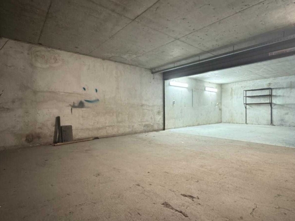 Гараж / Паркомясто в Велико Търново, Бузлуджа - 26 кв.м за 1000 €/кв.м - Снимка #1