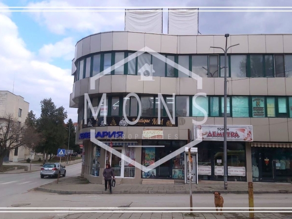 Магазин в Горна Оряховица - 97 кв.м за 927 €/кв.м - Снимка #1