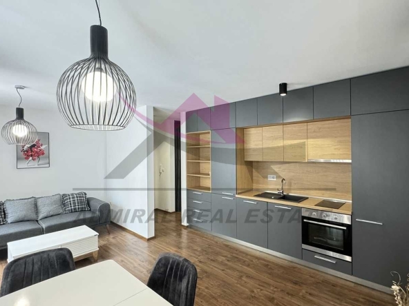 Дава се под наем Двустаен апартамент в Варна, ЖП Гара - 50 кв.м за 600 € - Снимка #1