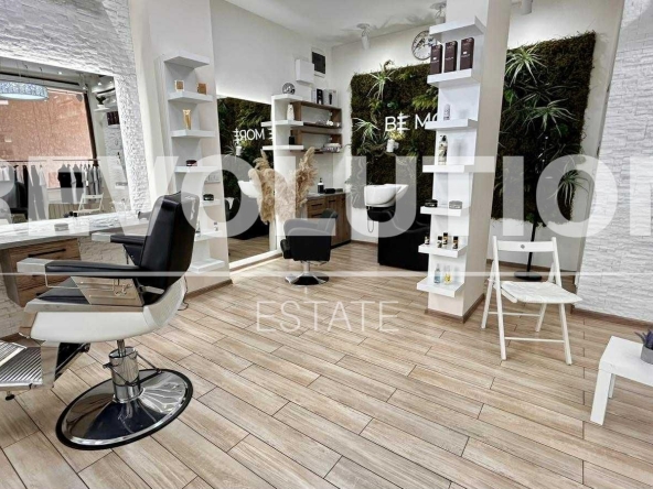 Магазин в Пловдив, Кършияка - 35 кв.м за 2352 €/кв.м - Снимка #1