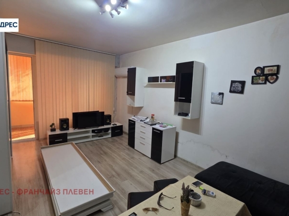 Двустаен апартамент в Плевен, Сторгозия - 65 кв.м за 1200 €/кв.м - Снимка #1