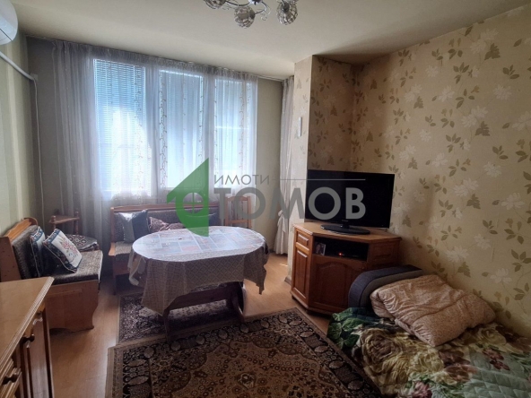 Дава се под наем Двустаен апартамент в Стара Загора, Център - 50 кв.м за 306 € - Снимка #1