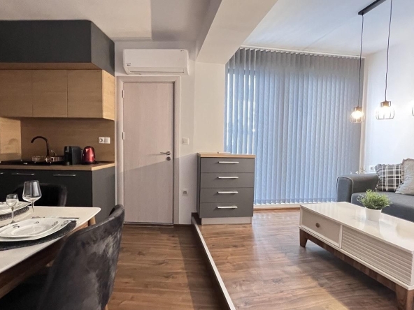 Дава се под наем Тристаен апартамент в Варна, Център - 70 кв.м за 800 € - Снимка #1