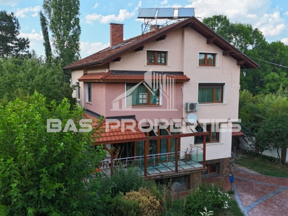 Къща в Банкя - 400 кв.м за 1875 €/кв.м - Снимка #1