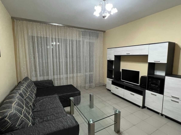 Дава се под наем Двустаен апартамент в София, Връбница 1 - 60 кв.м за 561 € - Снимка #1