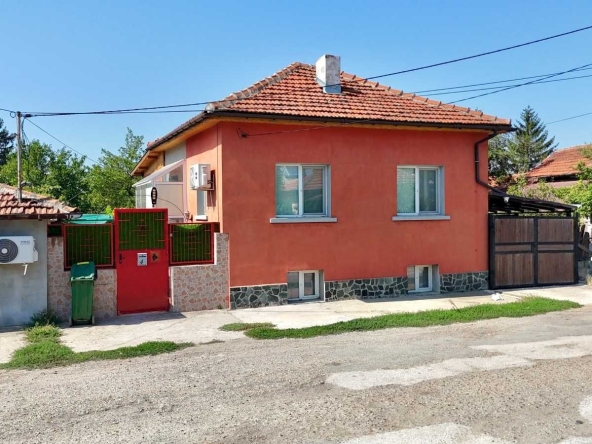 Къща в Мартен - 83 кв.м за 1579 €/кв.м - Снимка #1