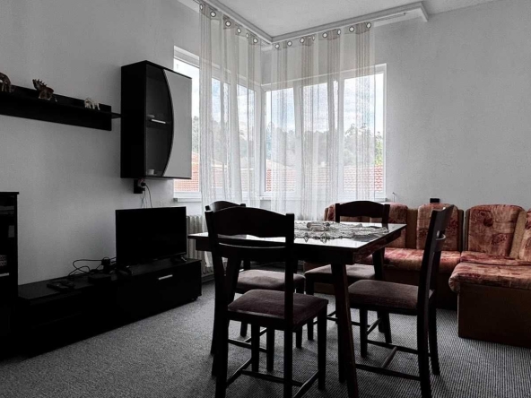 Дава се под наем Двустаен апартамент в Габрово, Център - 76 кв.м за 204 € - Снимка #1