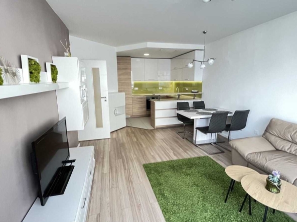 Тристаен апартамент в София, Малинова долина - 100 кв.м за 1400 €/кв.м - Снимка #1