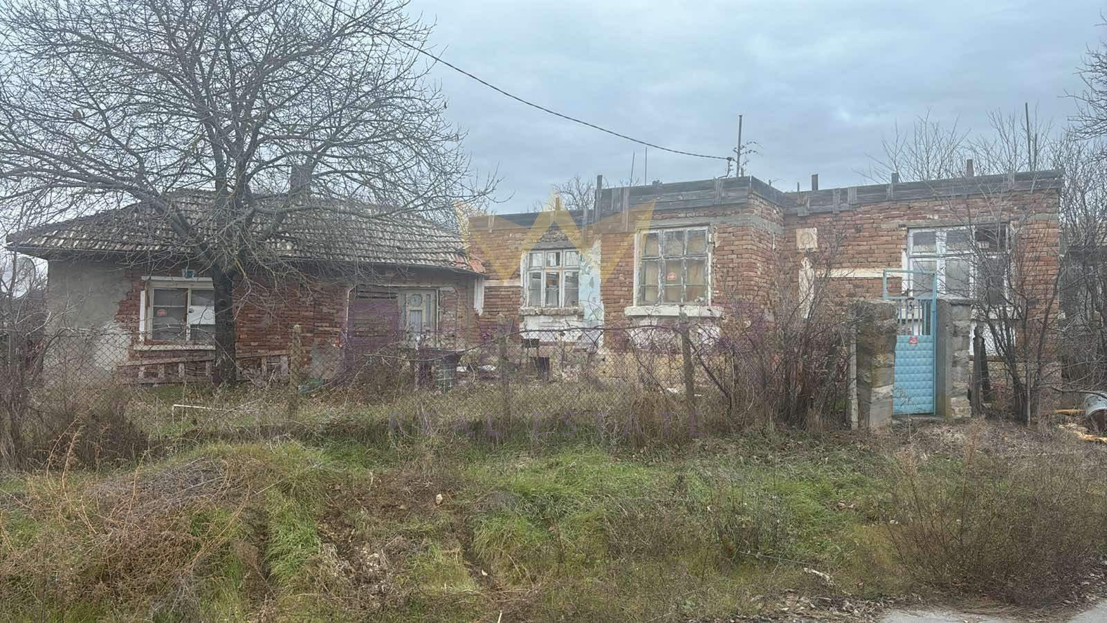 Къща в с. Векилски, Област Шумен - 60 кв.м за 75 €/кв.м - Снимка #1