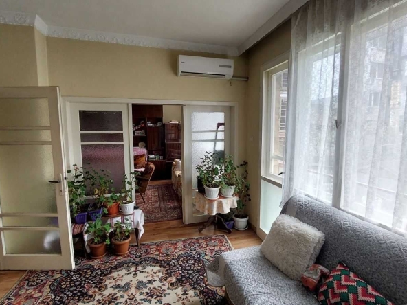 Етаж от къща в Варна, Трошево - 150 кв.м за 1467 €/кв.м - Снимка #1