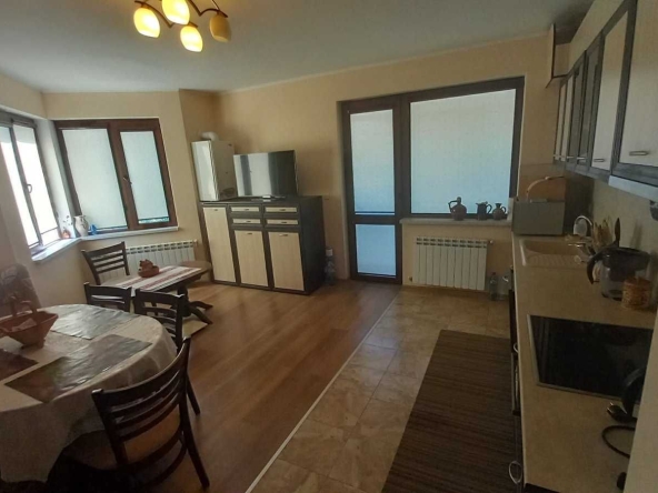 Тристаен апартамент в Разград, Бели Лом - 76 кв.м за 1514 €/кв.м - Снимка #1