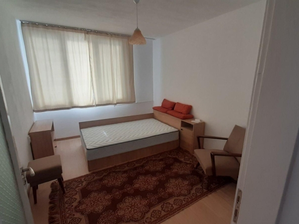Дава се под наем Едностаен апартамент в Пловдив, Изгрев - 40 кв.м за 255 € - Снимка #1