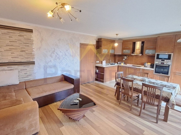 Дава се под наем Тристаен апартамент в к.к. Златни пясъци - 120 кв.м за 612 € - Снимка #1