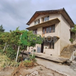 Къща в с. Загоре, Област Стара Загора - 380 кв.м за 342 €/кв.м - Снимка #1