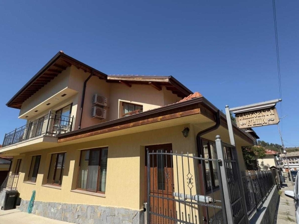 Къща в Трявна - 435 кв.м за 1725 €/кв.м - Снимка #1