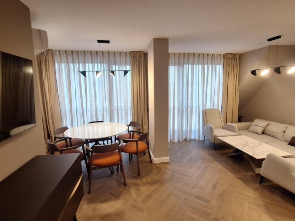 Дава се под наем Тристаен апартамент в Пловдив, Кючук Париж - 93 кв.м за 765 € - Снимка #1