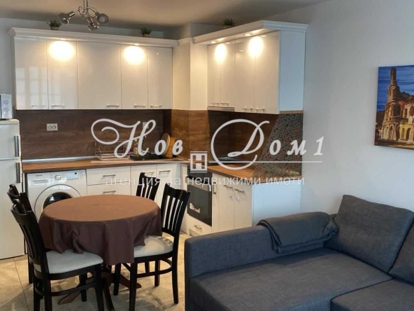 Двустаен апартамент в Варна, Левски - 70 кв.м за 8 €/кв.м - Снимка #1