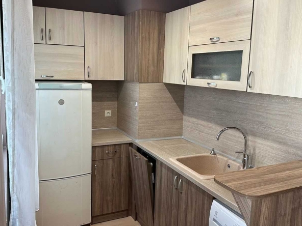 Тристаен апартамент в Варна, Кайсиева градина - 74 кв.м за 2028 €/кв.м - Снимка #1