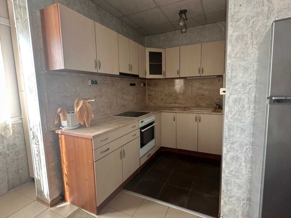 Дава се под наем Двустаен апартамент в Карлово - 64 кв.м за 300.9 € - Снимка #1