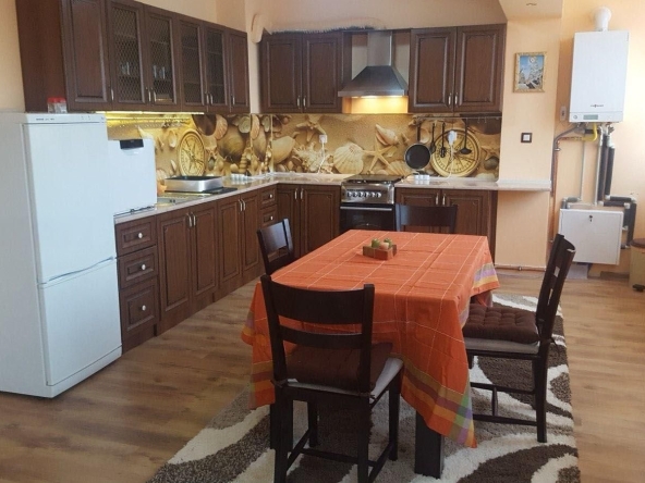 Дава се под наем Тристаен апартамент в София, Малинова долина - 127 кв.м за 764.49 € - Снимка #1